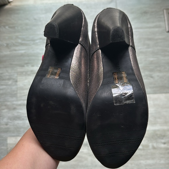 Forever 21 Metallic Lace Up Booties Size 10 - Picture 3 of 4